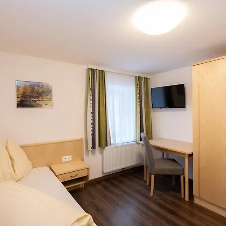 מלון Eggerhof 3*